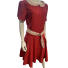 Robe rouge col cerise